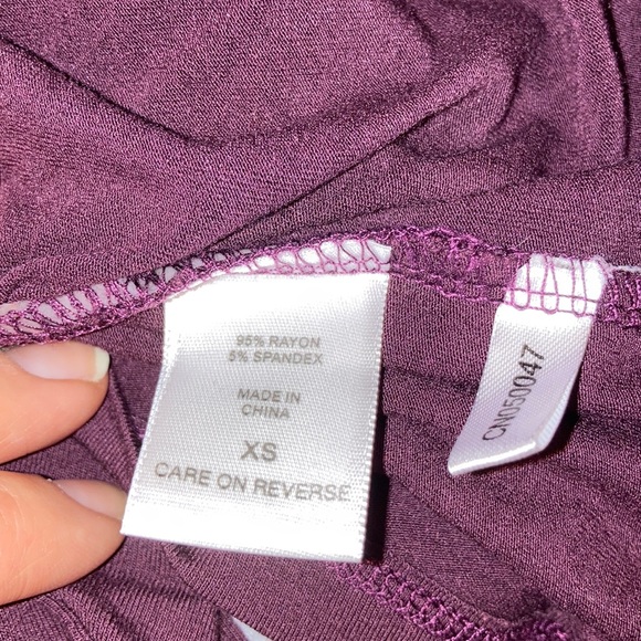 🍀 NWOT NY&C V-neck Dark Purple  XS - Picture 8 of 8
